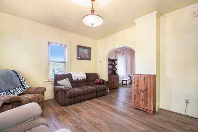 202 Maple St, House other with 3 bedrooms, 1 bathrooms and null parking in Three Oaks MI | Image 8