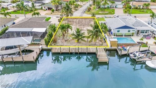 231 Albatross St, FORT MYERS BEACH, FL, 33931-4503 | Card Image