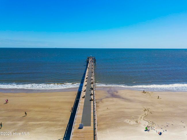 802 E Oak Island Dr, House other with 3 bedrooms, 2 bathrooms and null parking in Oak Island NC | Image 40