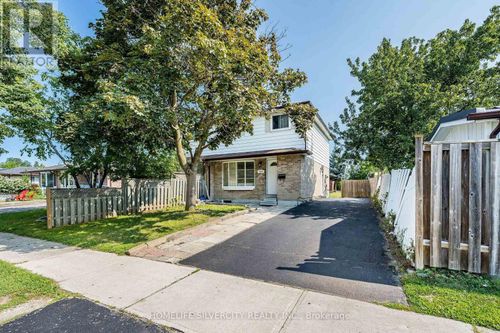 7635 Anaka Drive, Mississauga (Malton), ON, L4T3H8 | Card Image