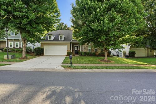 9527 Seamill Rd, Charlotte, NC, 28278-8001 | Card Image