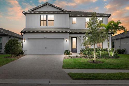 5576 Silverside Pine Ct, LAKEWOOD RANCH, FL, 34211-1807 | Card Image