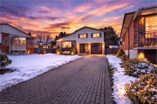 14 Basin Cres, Hamilton, ON, L8T4W8 | Card Image