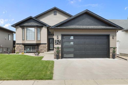 164 Hillcrest Blvd, Strathmore, AB, T1P0A3 | Card Image