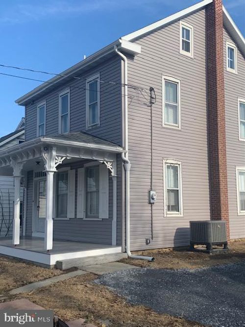 1305 Front St, Lititz, PA, 17543-8973 | Card Image