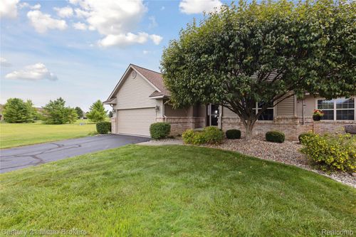 2318 Crossings Cir, Davison, MI, 48423-8659 | Card Image