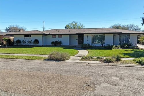 425 Miramar Pl, Corpus Christi, TX, 78411-1526 | Card Image