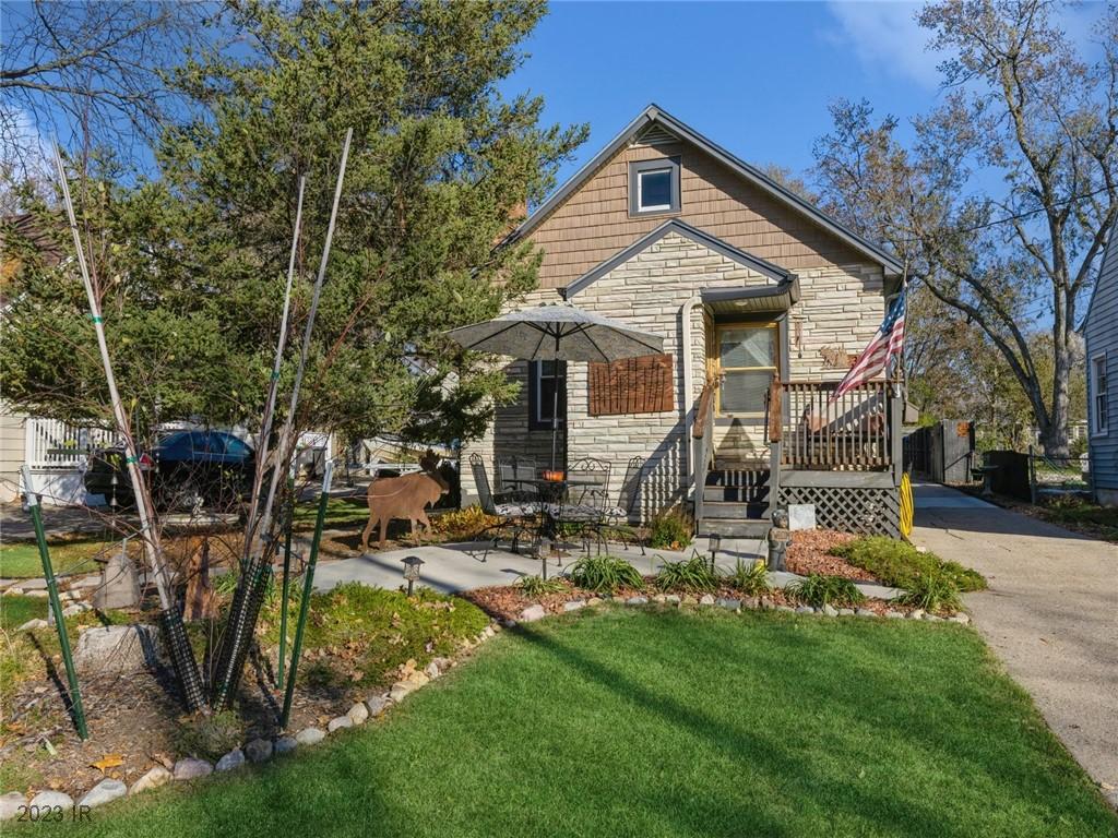 56th St, Des Moines, IA 50310