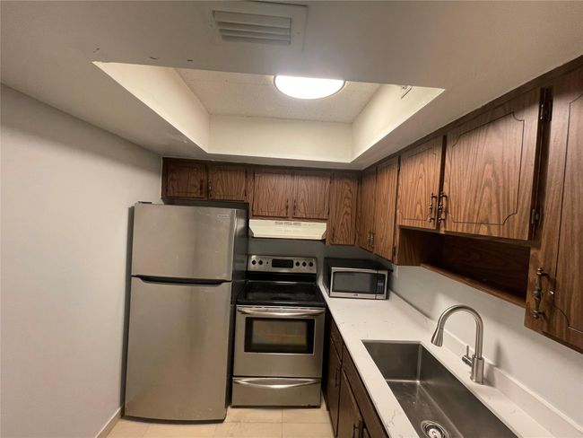 APT-5 - 395 Sw 15 Th St, Condo with 1 bedrooms, 2 bathrooms and null parking in Pompano Beach FL | Image 6