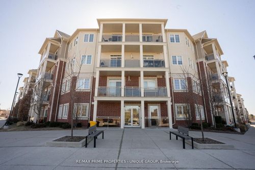 315-80 Aspen Springs Dr, Clarington, ON, L1C0V4 | Card Image