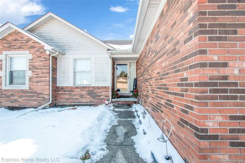 5010 Kelly Dr, Warren, MI, 48092-5022 | Card Image