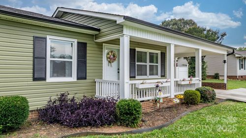 3545 Yorkland Dr, Hickory, NC, 28601-8136 | Card Image