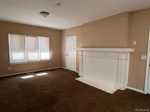 2711 Burlingame St, Detroit, MI, 48206-3110 | Card Image