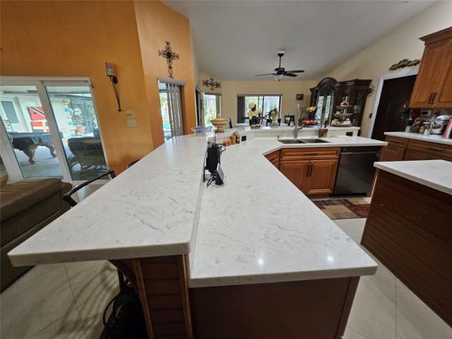 197 Nw 113th Way, Coral Springs, FL, 33071-8102 | Card Image