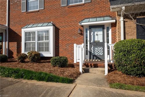 27 Fountain Manor Dr, Greensboro, NC, 27405-8065 | Card Image