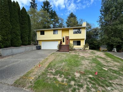 4095 Se Earls Court, House other with 3 bedrooms, 1 bathrooms and 2 parking in Port Orchard WA | Image 1