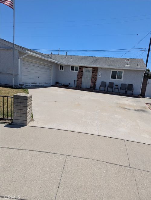6490 Carolina Cir, Buena Park, CA, 90620-4401 | Card Image