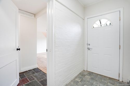 3 Pond Rd, Poughkeepsie, NY, 12601-1119 | Card Image