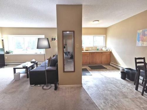 224-8235 Elbow Drive Sw, Calgary, AB, T2V1K6 | Card Image