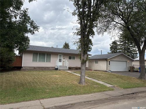 3116 3rd Ave N, Regina, SK, S4R0W6 | Card Image
