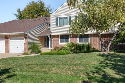 938-938 Hidden Lake Dr, Buffalo Grove, IL, 60089-7503 | Card Image