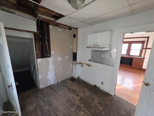 2217 Francis Ave, Flint, MI, 48505-5015 | Card Image