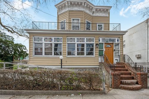 34-22 98th St, Corona, NY, 11368-1028 | Card Image