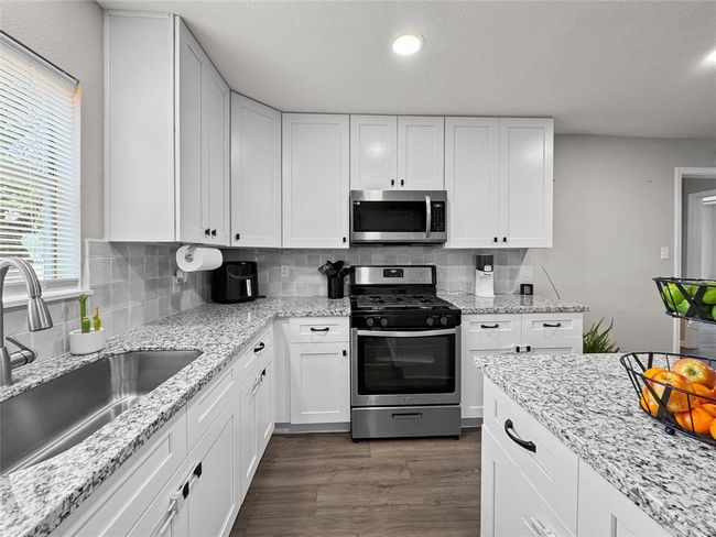 113 Sylvia St, House other with 2 bedrooms, 1 bathrooms and 1 parking in Deer Park TX | Image 11