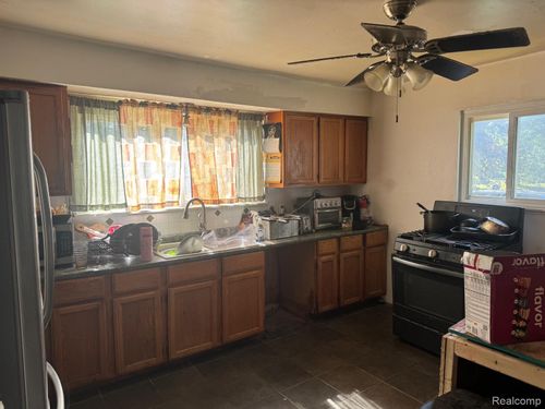5719 Western Rd, Flint, MI, 48506-1308 | Card Image