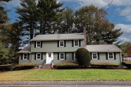 70 Old Nahant Rd, Wakefield, MA, 01880-3823 | Card Image