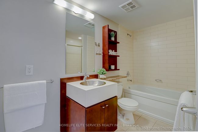 703 - 5 Mariner Terr, Condo with 3 bedrooms, 2 bathrooms and 1 parking in Toronto ON | Image 14