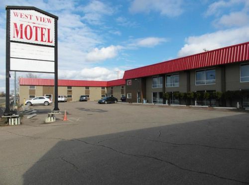 519 2 Ave W, Hanna, AB, T0J1P0 | Card Image