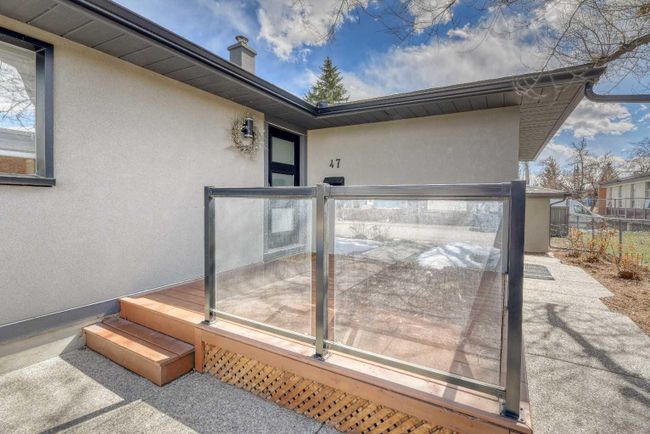 47 Haddock Road Sw, Home with 4 bedrooms, 3 bathrooms and 1 parking in Calgary AB | Image 4