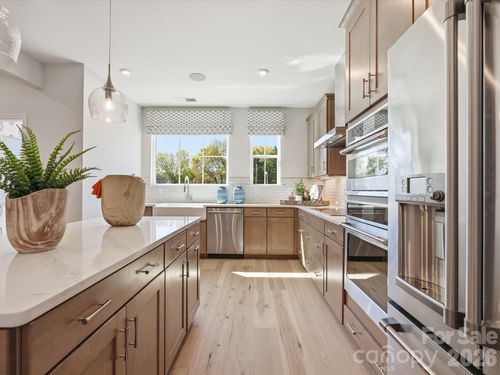 4623 Swan Meadow Ln, Charlotte, NC, 28226-3165 | Card Image