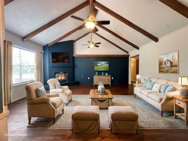 1215 Briar Ln, House other with 4 bedrooms, 2 bathrooms and 2 parking in Wharton TX | Image 5