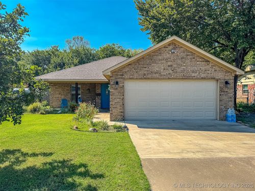 804 Cottonwood St, Ardmore, OK, 73401-1326 | Card Image