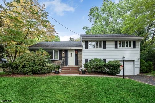 15 Linden Rd, Ho Ho Kus, NJ, 07423-1654 | Card Image