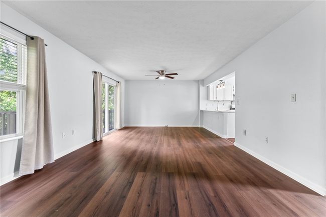 206 Mountain Dr, Townhouse with 3 bedrooms, 3 bathrooms and 2 parking in Carnegie PA | Image 5