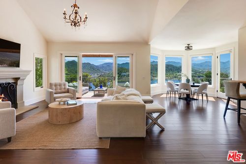 548 Cricketfield Ct, Lake Sherwood, CA, 91361-5154 | Card Image