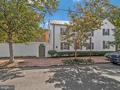 330 Wolfe St, ALEXANDRIA, VA, 22314-3726 | Card Image