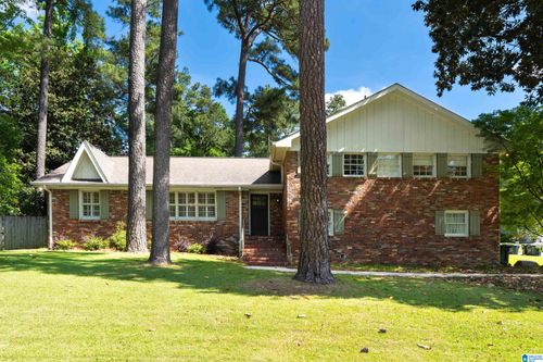 2300 Crossgate Trl, VESTAVIA HILLS, AL, 35216-4204 | Card Image