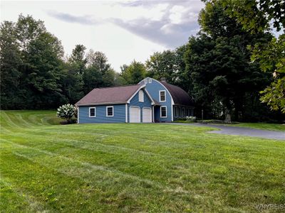 5935 Newport Road, House other with 3 bedrooms, 1 bathrooms and null parking in Camillus NY | Image 3