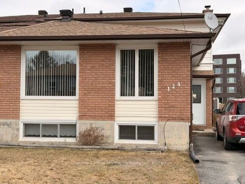 124 Blair St, North Bay, ON, P1A4E7 | Card Image