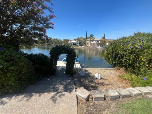 9282 Monmouth Court, Elk Grove, CA, 95758 | Card Image