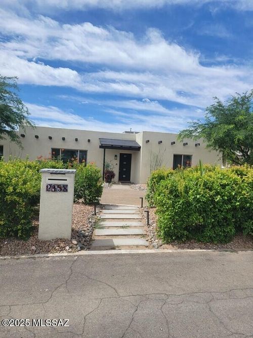 2158 E Grant Rd, Tucson, AZ, 85719-3411 | Card Image