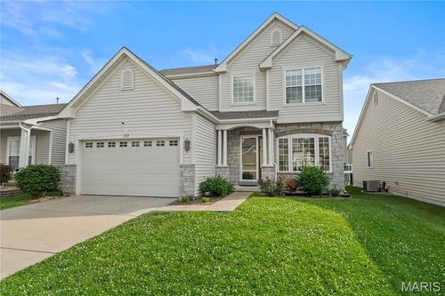 3217 Calhoun Dr, Saint Charles, MO, 63301-4880 | Card Image