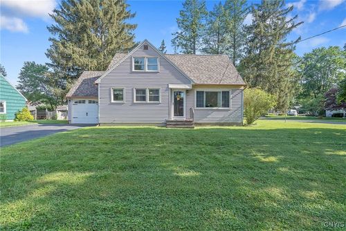 114 Elizabeth Dr, Syracuse, NY, 13212-3206 | Card Image
