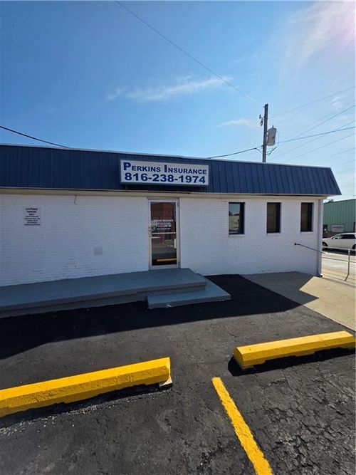 6303 King Hill Ave, Saint Joseph, MO, 64504-2065 | Card Image