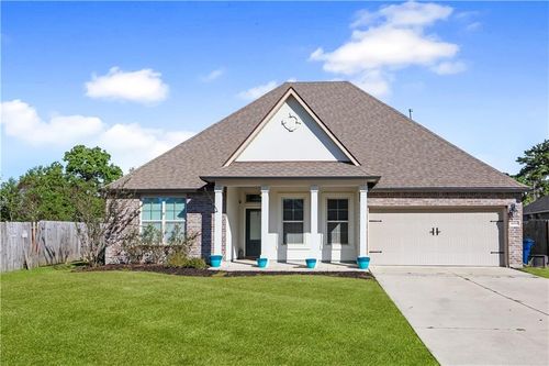 16819 Highland Heights Dr, Covington, LA, 70435-5662 | Card Image