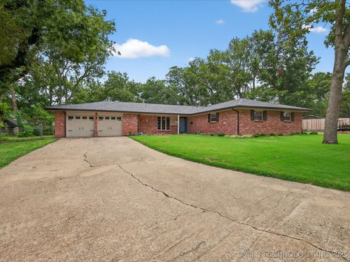 2500 Evergreen Dr, Bartlesville, OK, 74006-4321 | Card Image